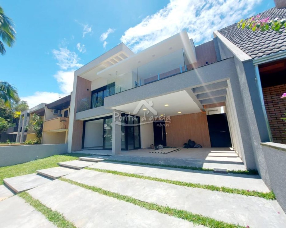 EXCELENTE SOBRADO RECÉM CONSTRUÍDO - ATAMI NORTE