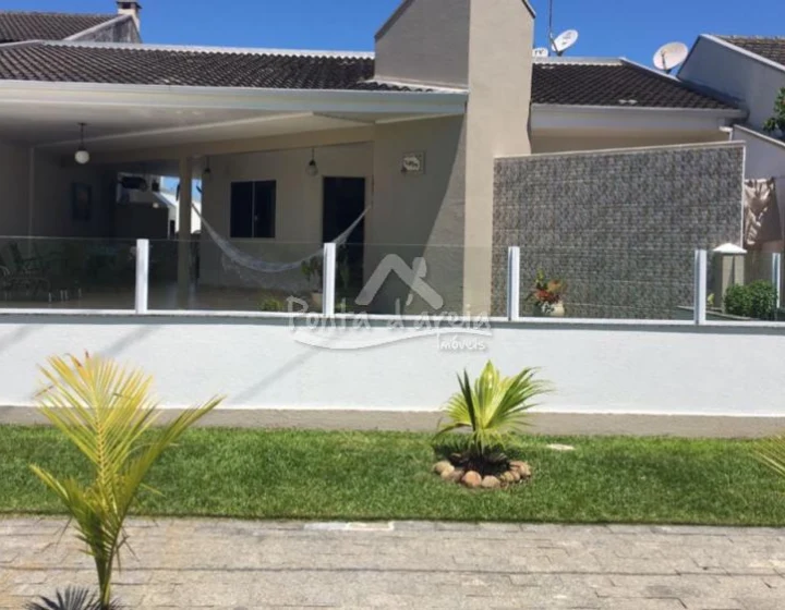 Casa com Piscina em Atami NORTE