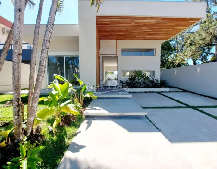 Casa Moderna com Piscina em Atami Norte