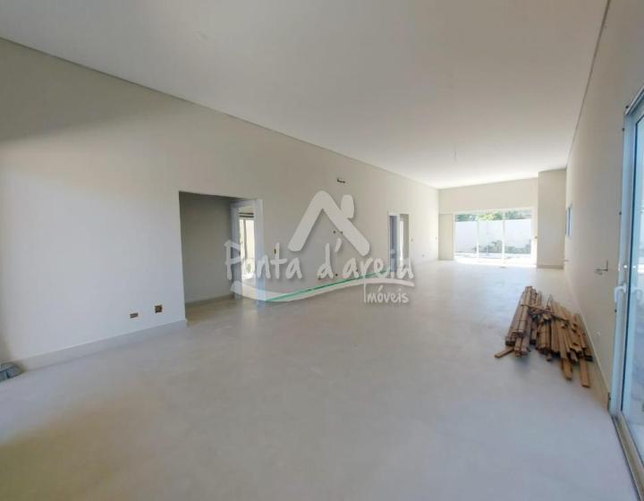 Casa Moderna com Piscina em Atami NORTE