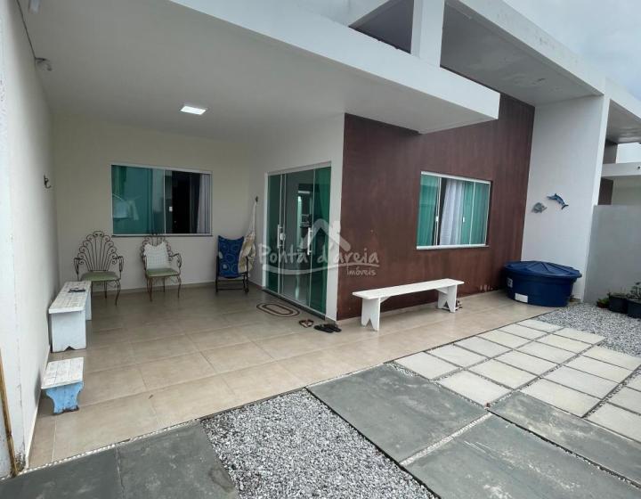 Casa Moderna em Pontal do SUL