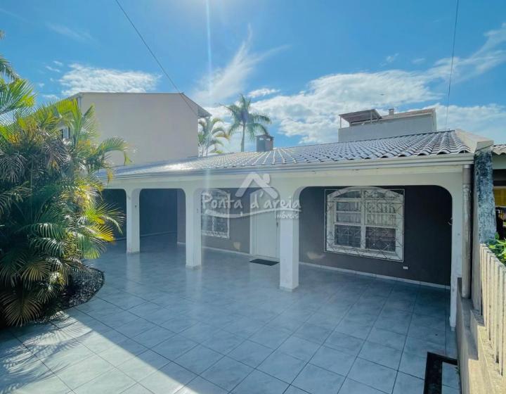 Casa Aconchegante com Espaço Gourmet em Pontal do SUL