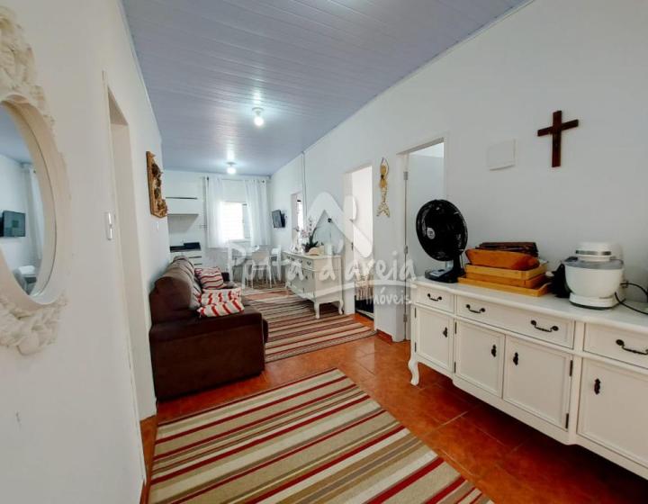 Casa com Piscina em Pontal do SUL