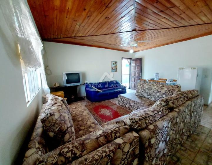 Casa Ampla com Terreno Espaçoso em Itatiaia