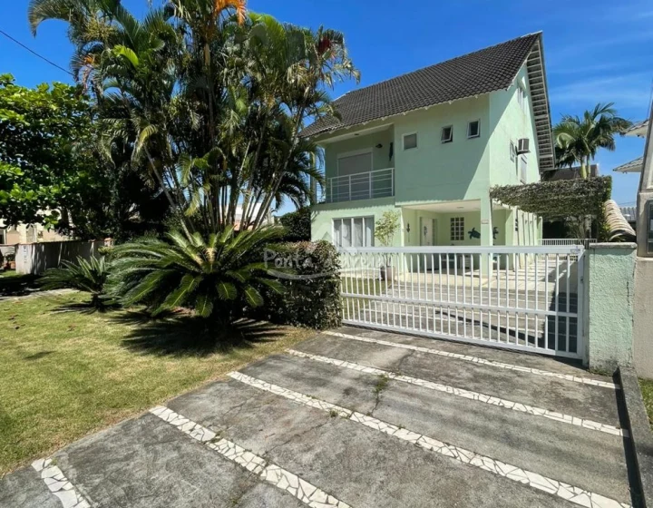 Amplo Sobrado em Atami NORTE