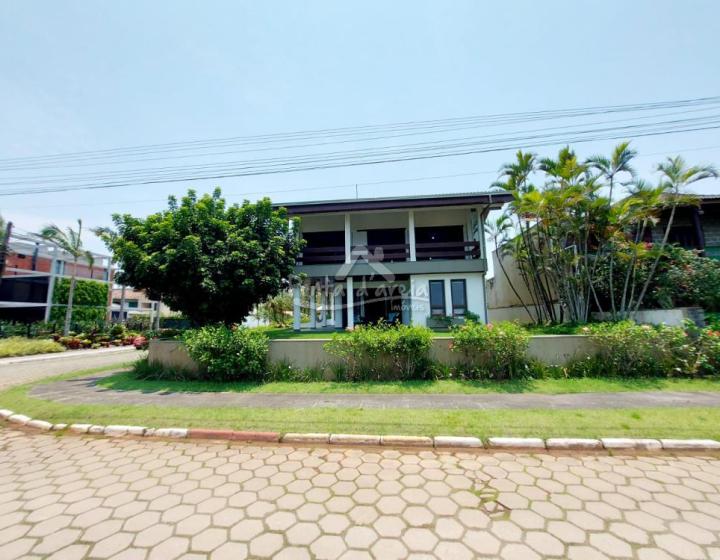 Sobrado Alto Padrão em Atami NORTE