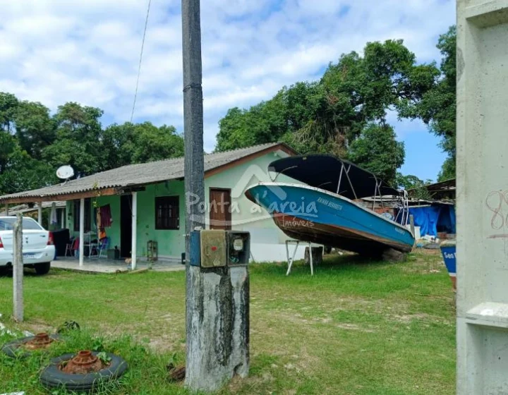 Terreno Amplo em Pontal do SUL para Investimento