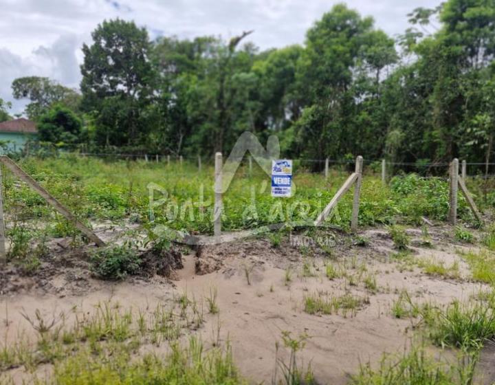 Terreno Amplo para Construção em Pontal do SUL